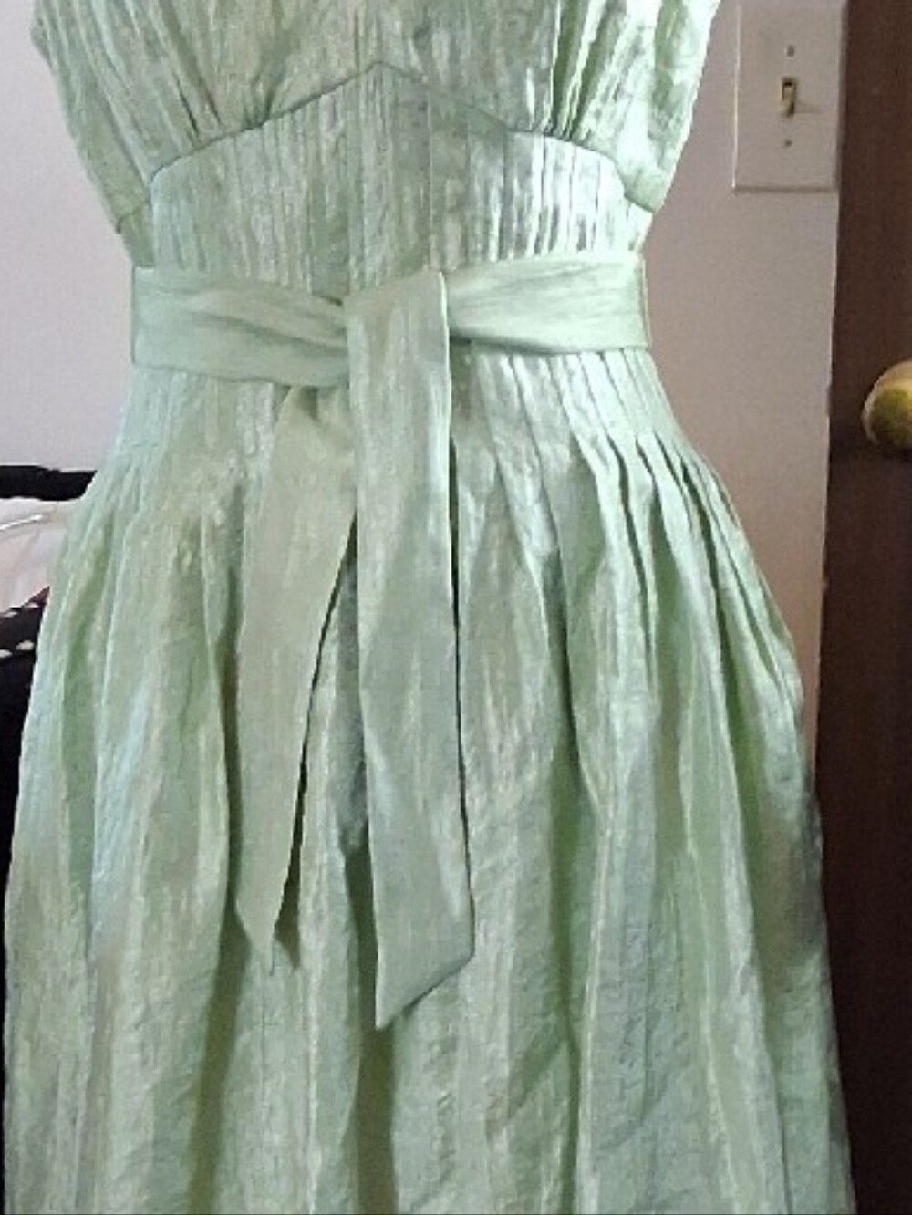 Maggy London Light Green Sleeveless Midi Dress with Self-Tie Waist - Picture 2 of 15